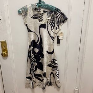 Beautiful dress don’t want my gf to sell it.